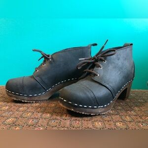 Handmade Sandgrens leather and lime wood clog booties sz 37